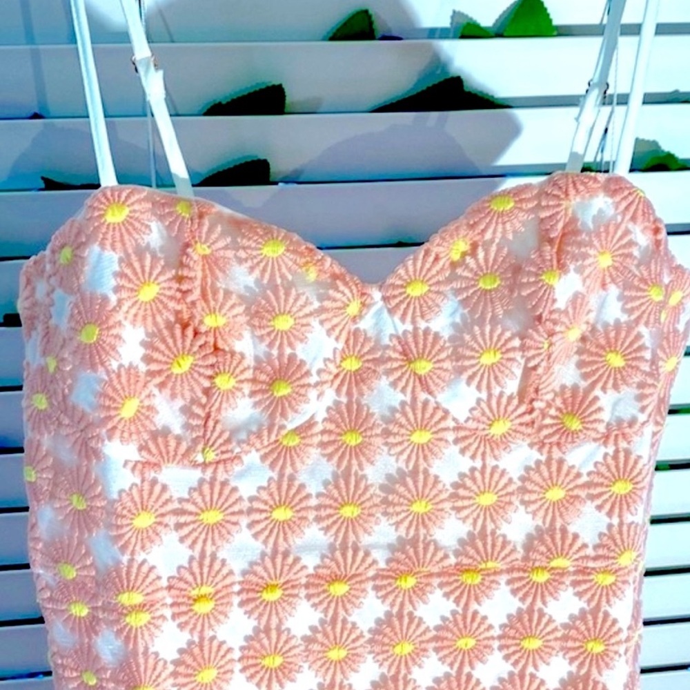 NEW! Woven Pink pale pink & yellow balconette dress with daisy embroidery